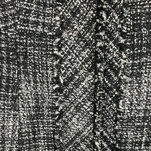 White House Black Market Elegant Long Black Jacket
EUC LIKE NEW - Picture 6 of 10